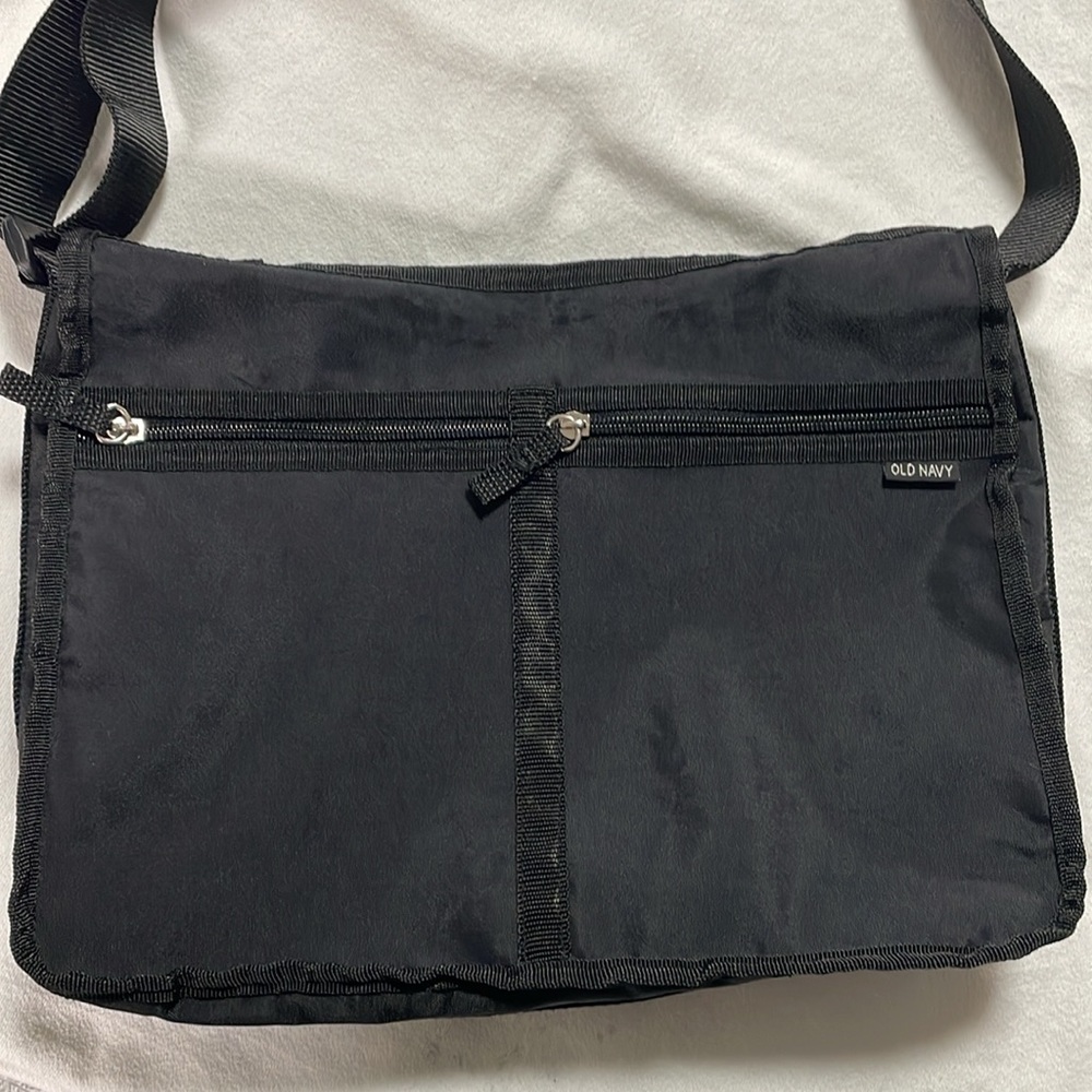 Old Navy Black travel purse - Picture 2 of 10